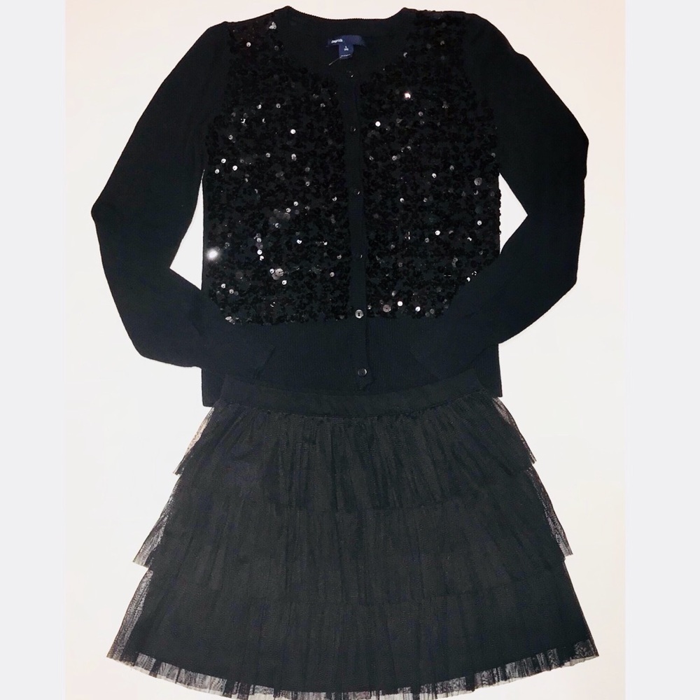 ✨ NEW Girls GAP Sequin Sweater/Skirt/Outfit ✨